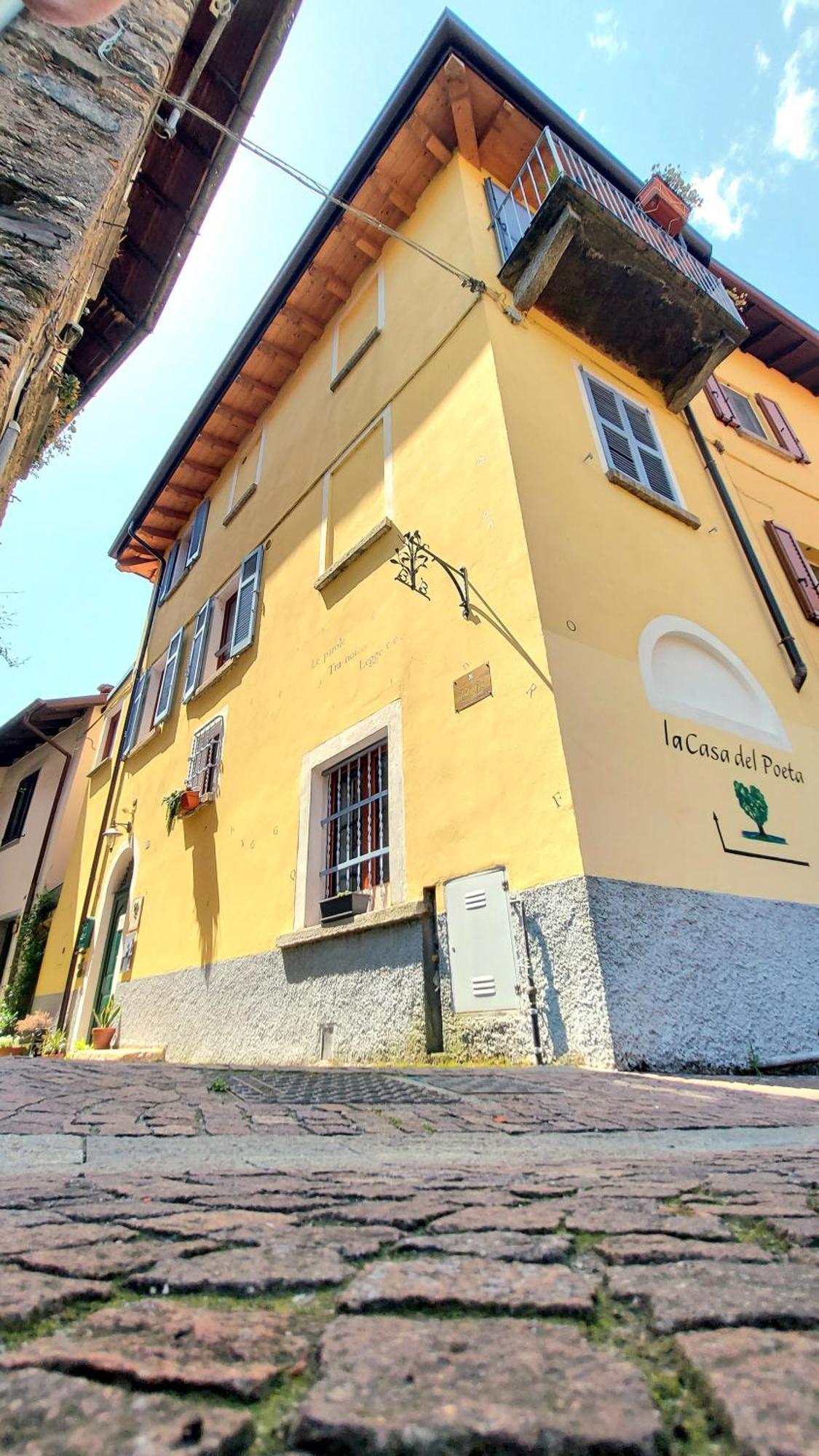 Bed and Breakfast La Casa Del Poeta Дервио Экстерьер фото